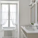 Maison A Deux Mains