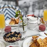 Maison A Deux Mains 4*