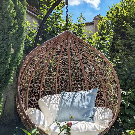 Maison A Deux Mains
