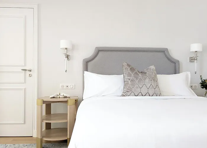 Maison A Deux Mains 4*